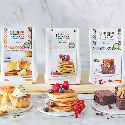 Backmischungen f&uuml;r Muffins, Pancakes und Brownies mit fertigen Geb&auml;ckbeispielen und Beeren