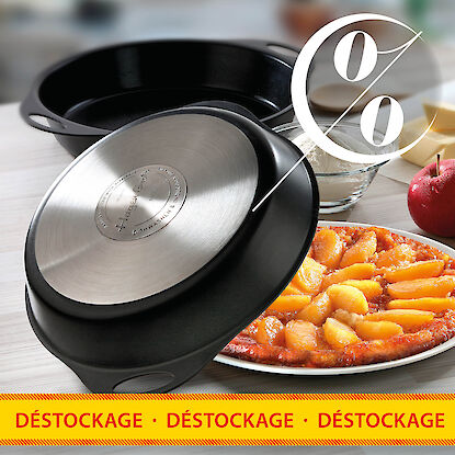 Moules &agrave; p&acirc;tisserie et po&ecirc;le &agrave; tarte Tatin en promotion avec tarte aux pommes et ingr&eacute;dients de p&acirc;tisserie
