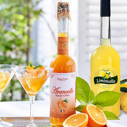 2 liqueurs avec des verres