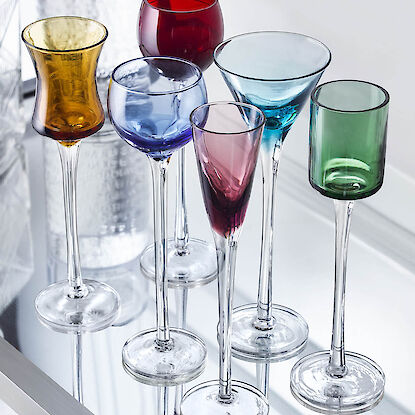 Verres de différentes couleurs
